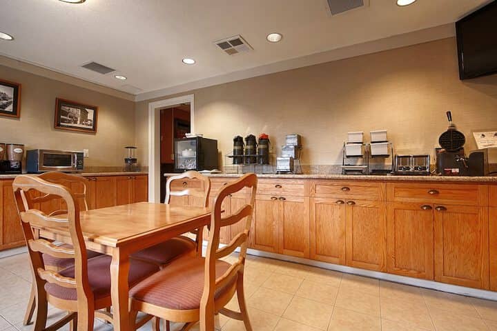 Breakfast area